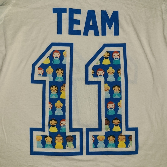Disney Short Sleeve Top Rare Hard to Find Medium Disney Pricess Limited … - Picture 4 of 11